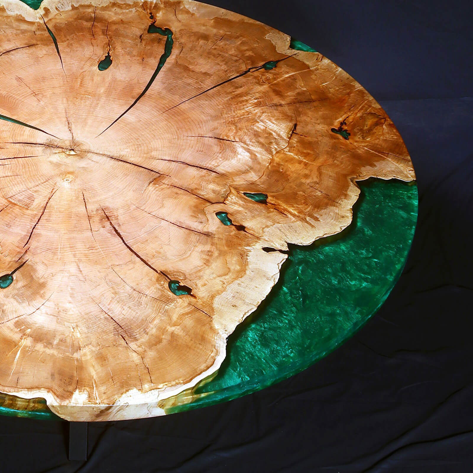 Custom Black Walnut Epoxy Resin Round Coffee Table Green Resin