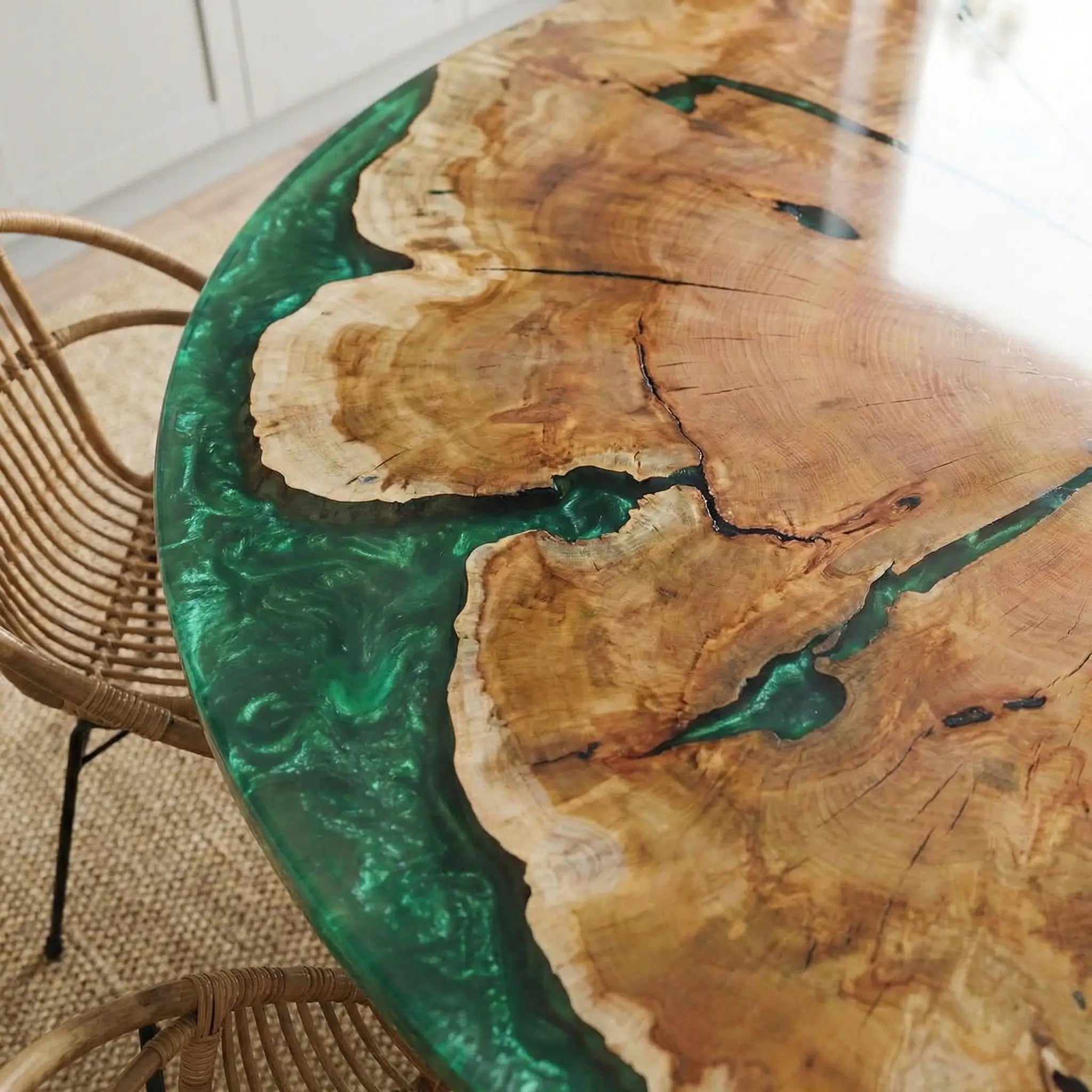 Custom Black Walnut Epoxy Resin Round Coffee Table Green Resin