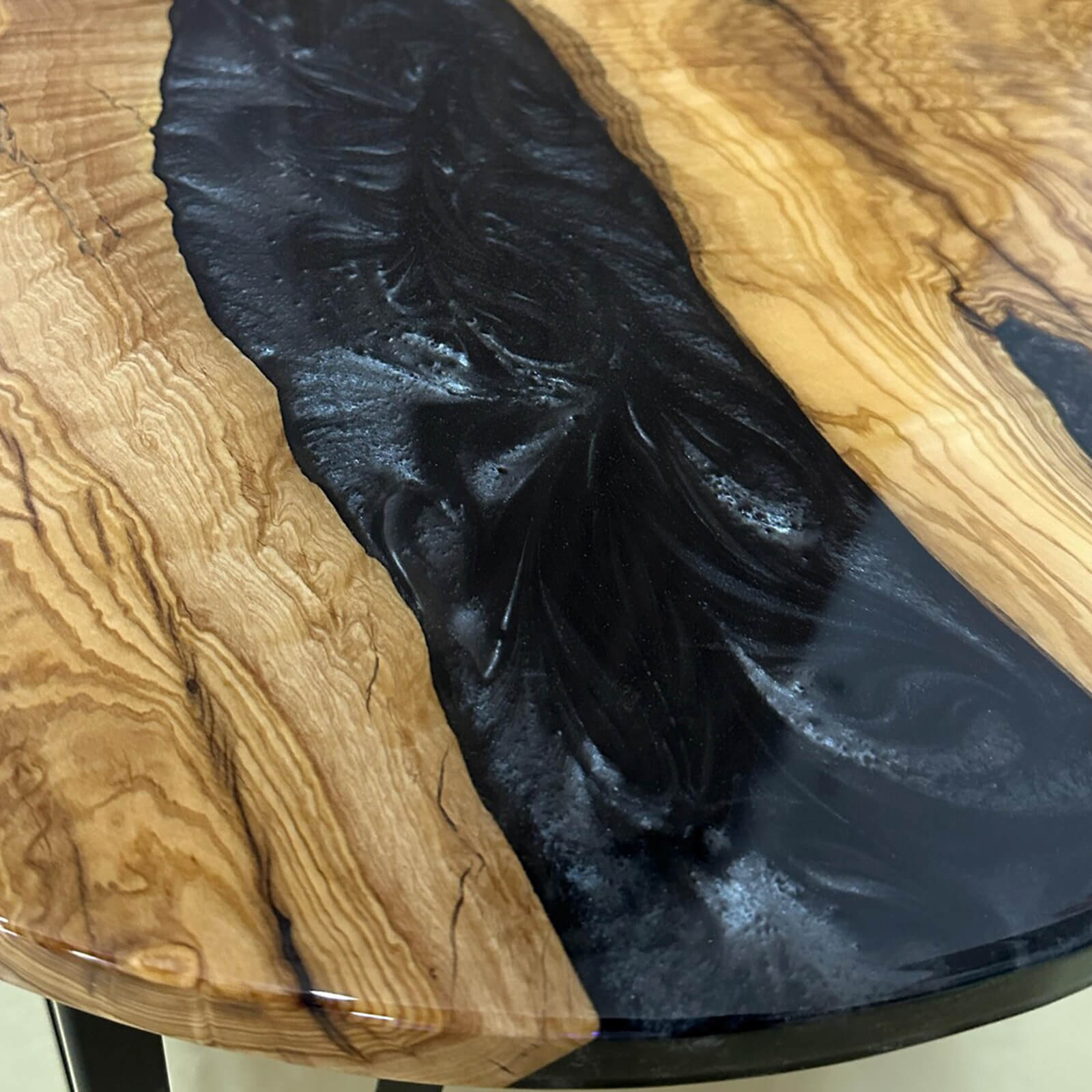 Custom Olive Epoxy Resin Round Coffee Table Black Resin