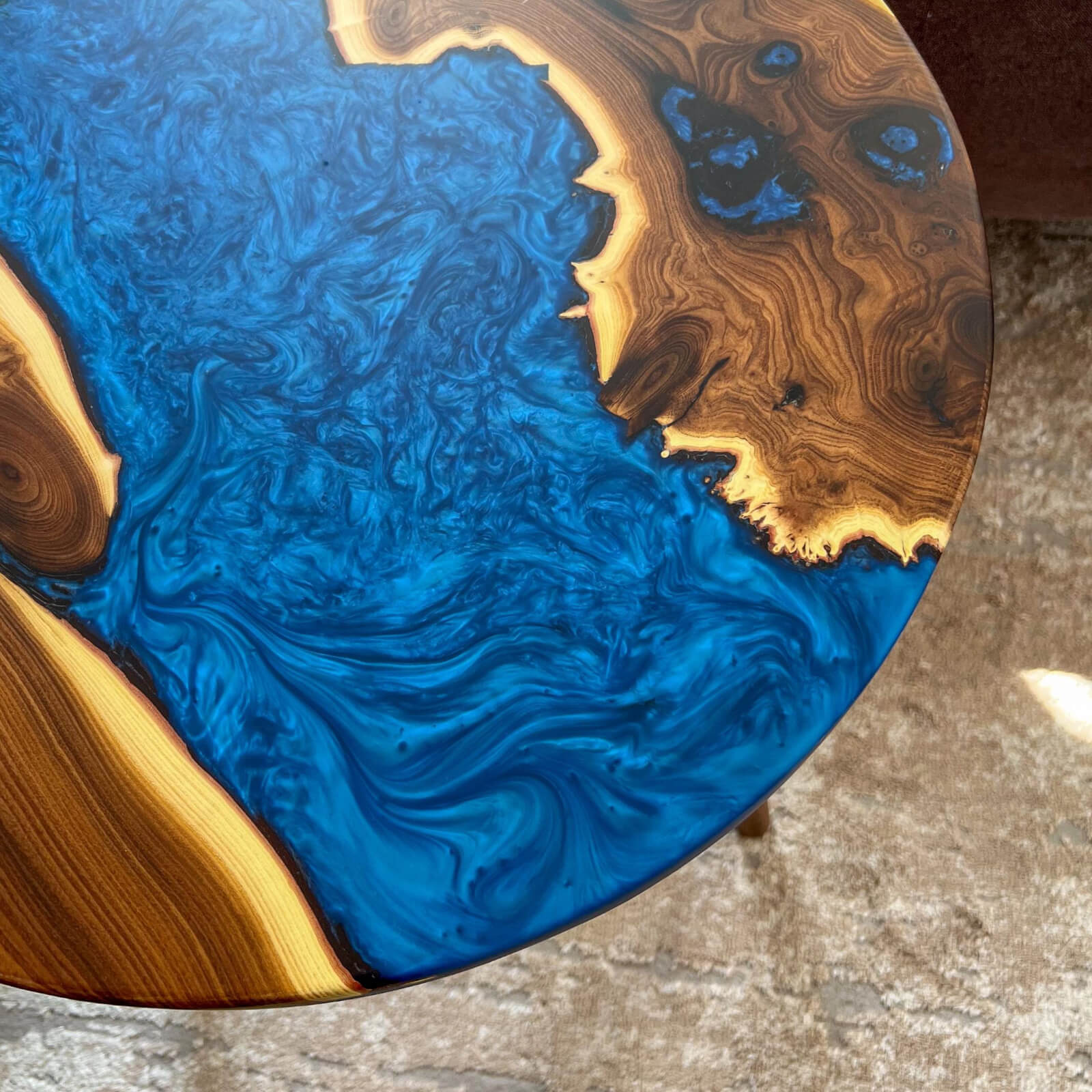 Custom Olive Epoxy Resin Round Coffee Table Blue Resin