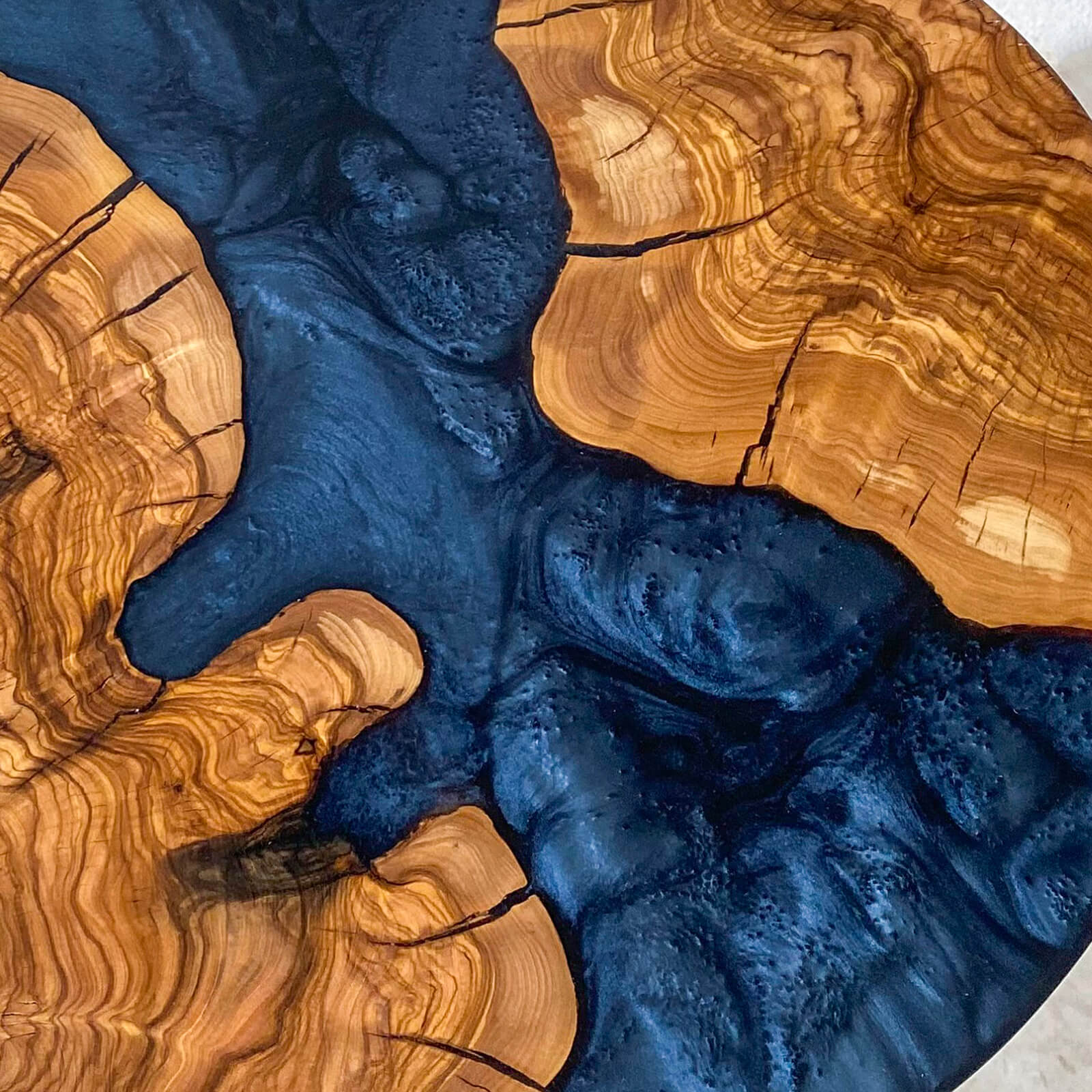 Custom Olive Epoxy Resin Round Coffee Table Blue Resin