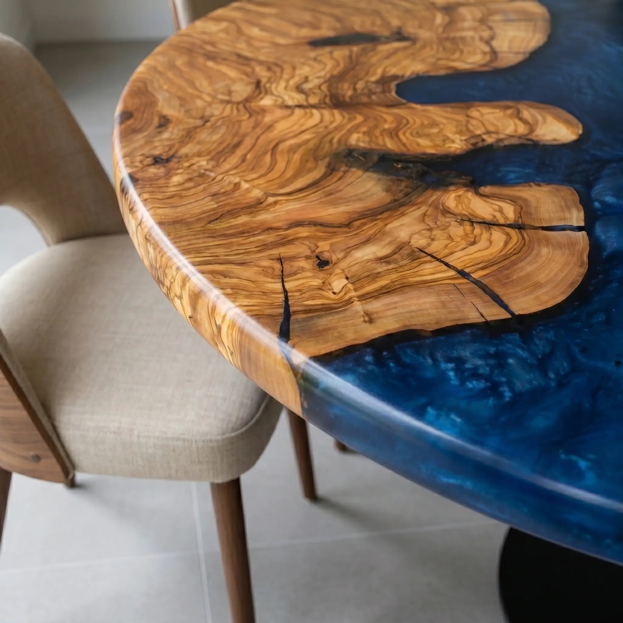Custom Olive Epoxy Resin Round Coffee Table Blue Resin