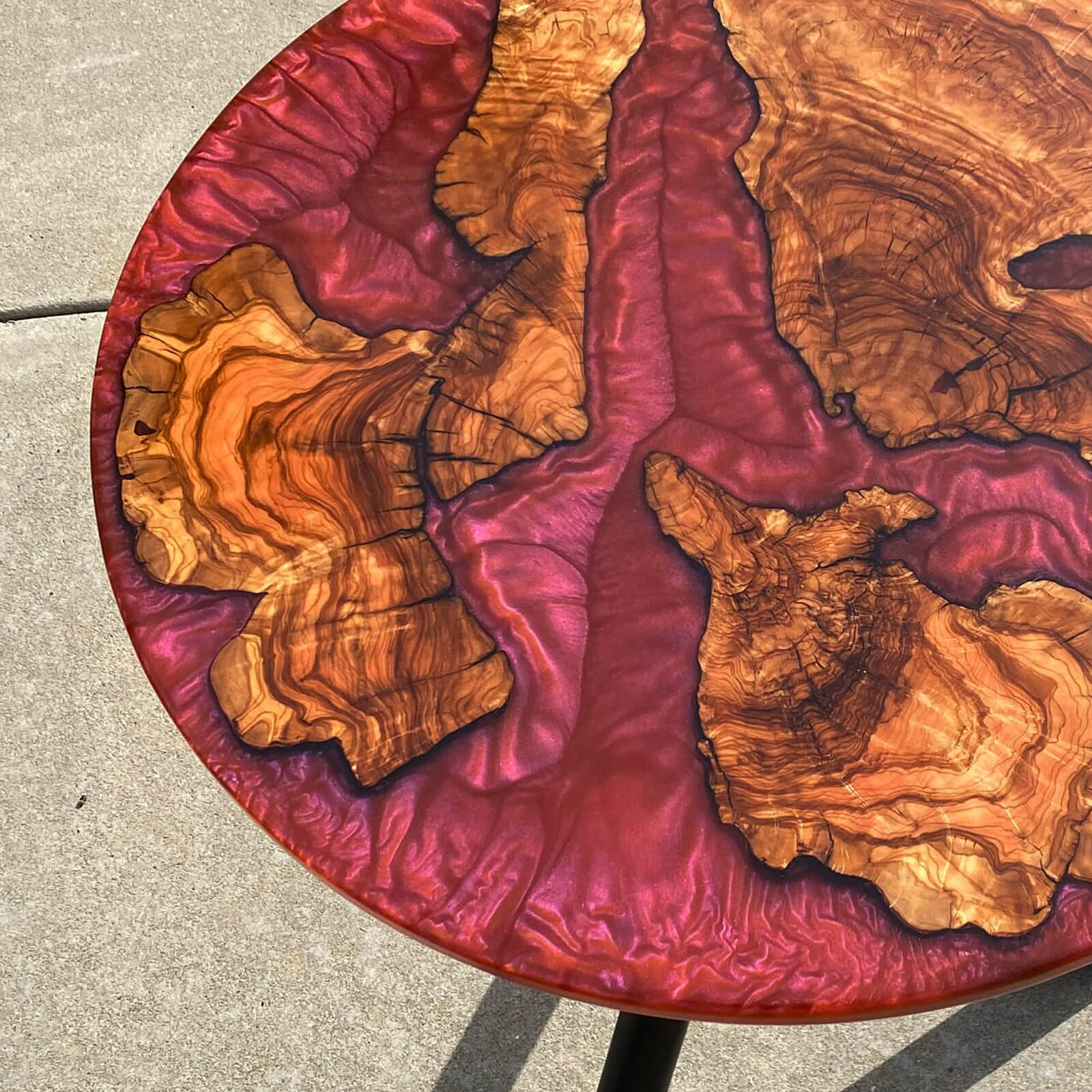 Custom Olive Epoxy Resin Round Coffee Table Red Resin
