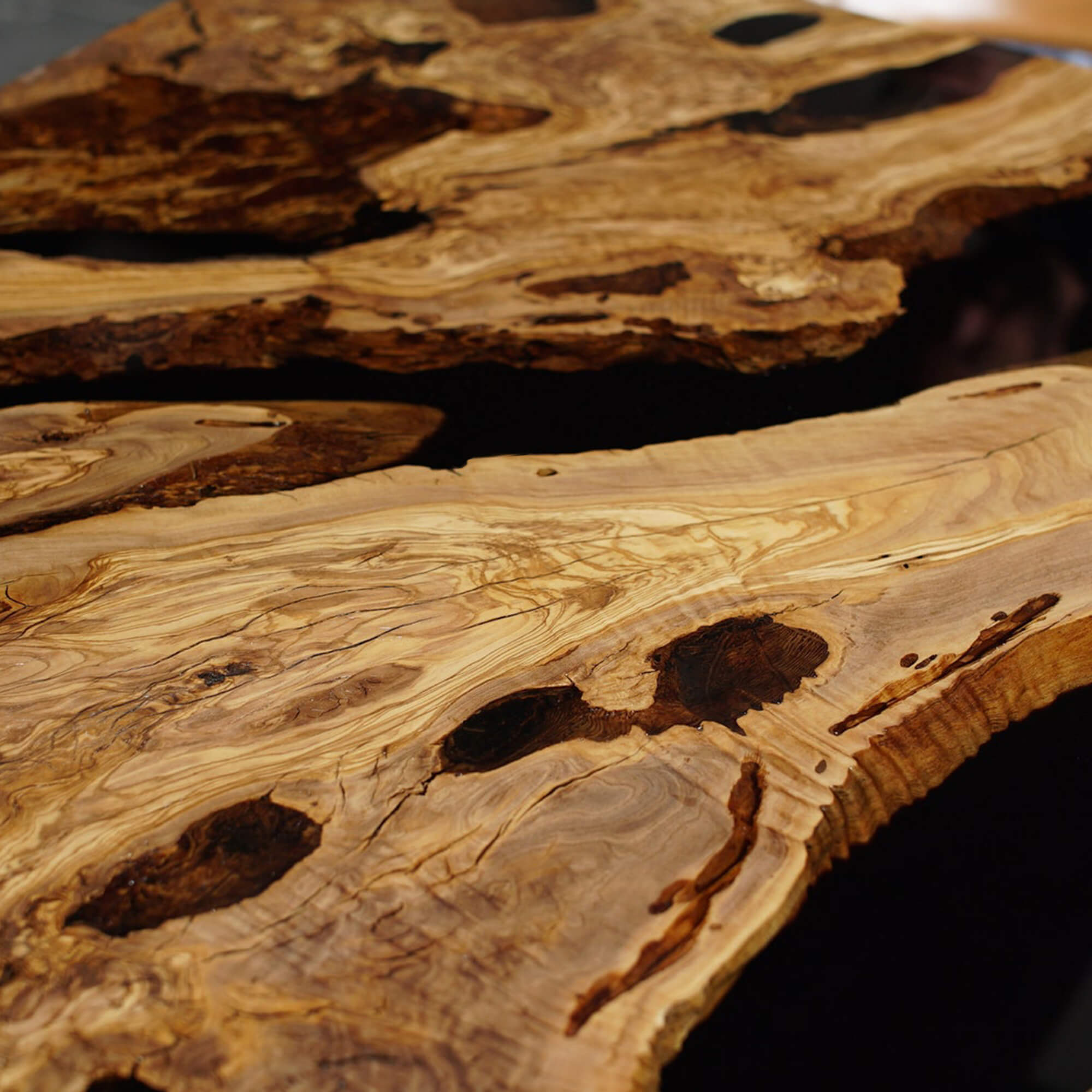 Custom Olive Epoxy Resin River Table Black Resin ERT-92 - image 8 | ThawHome