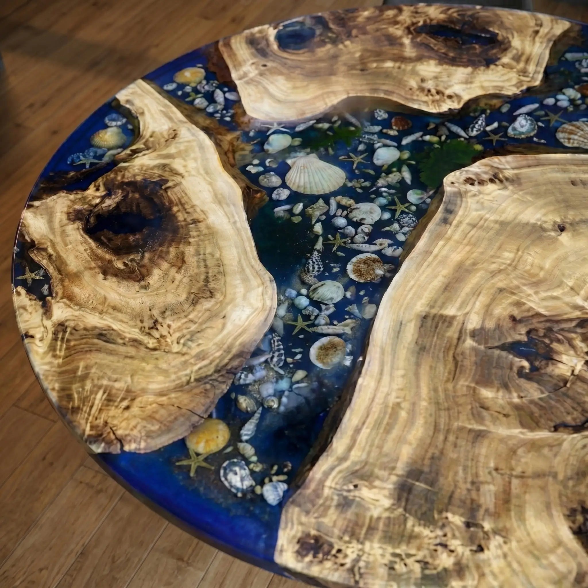 Custom Poplar Epoxy Resin Round Coffee Table Blue Resin