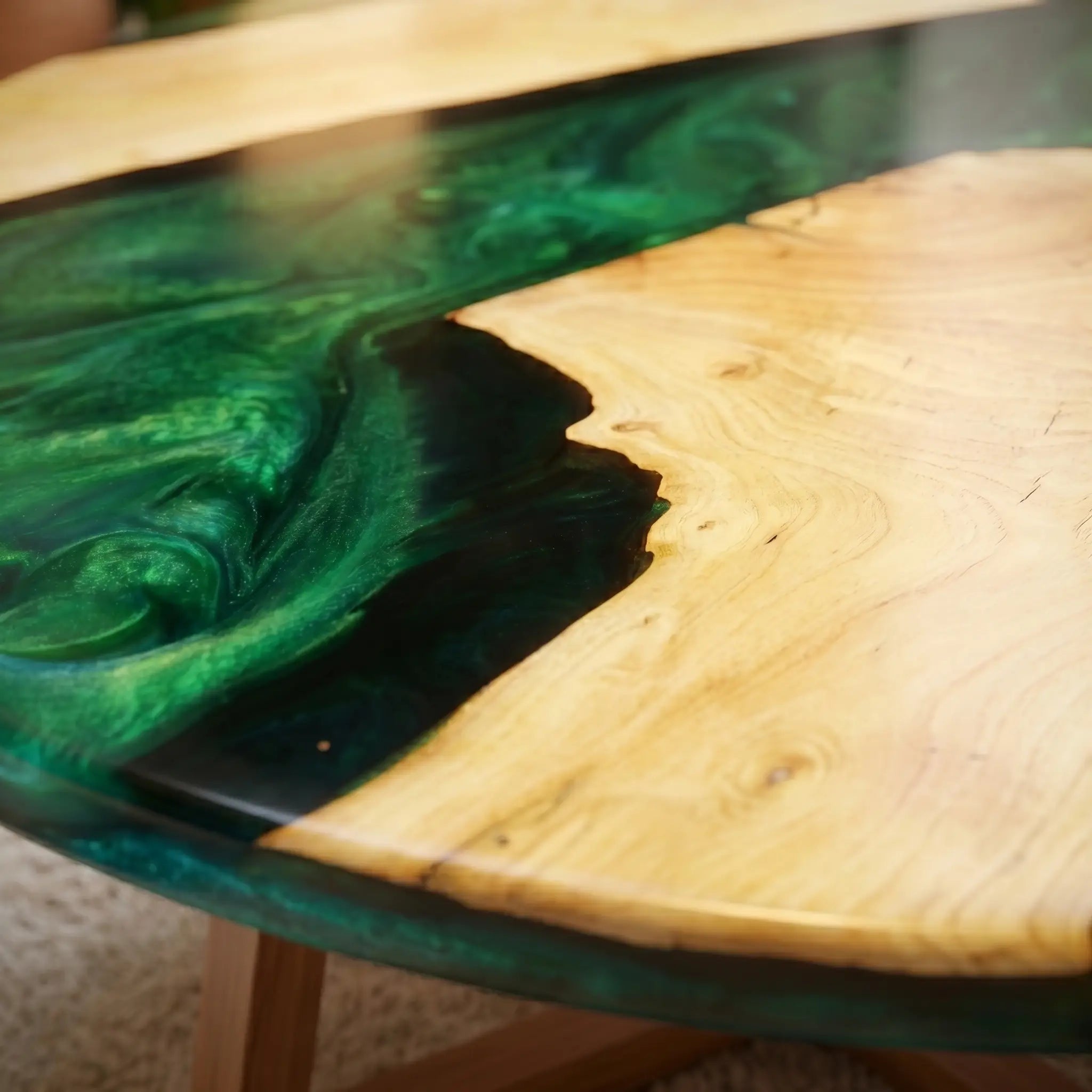 Custom Walnut Epoxy Resin Round Coffee Table Green Resin