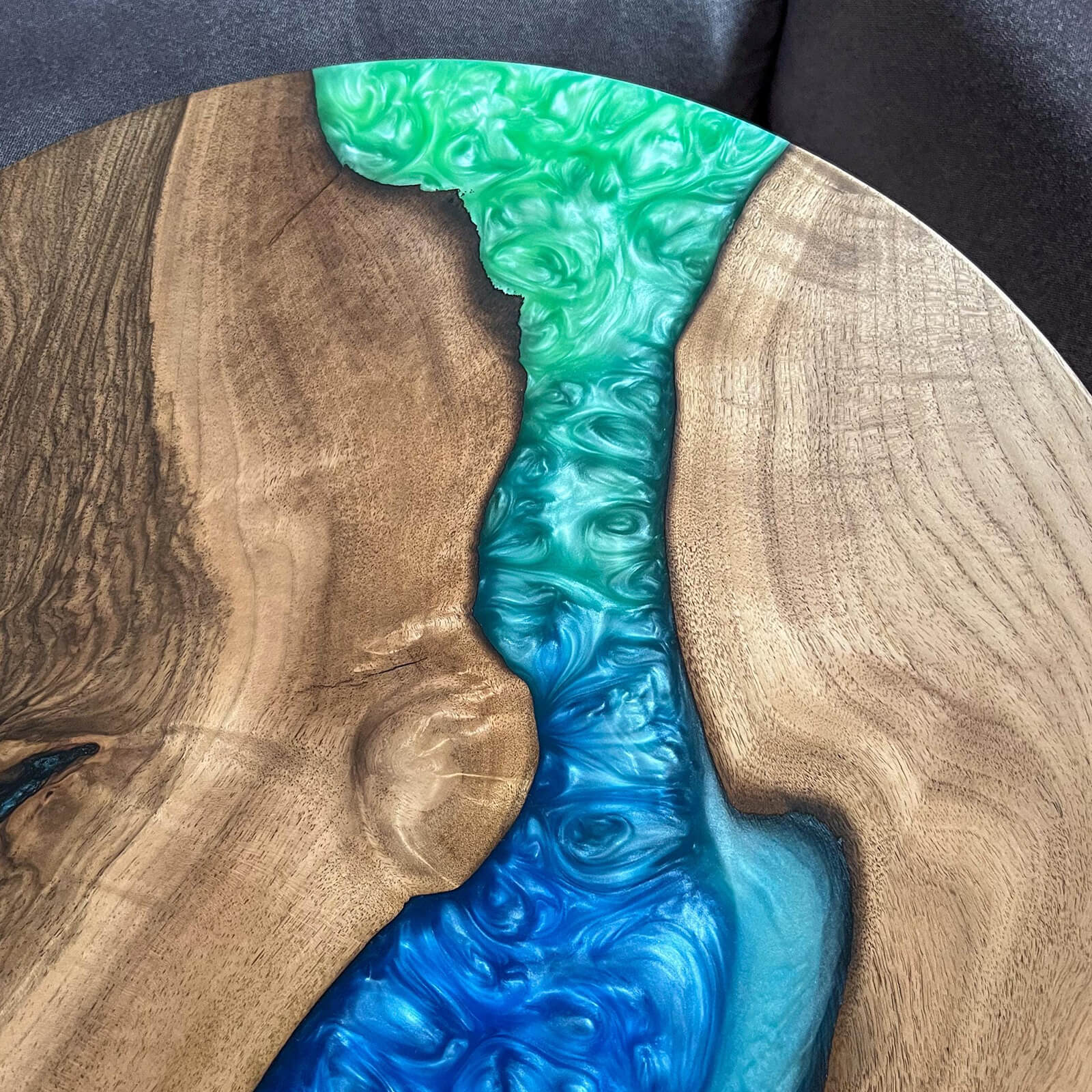 Custom Walnut Epoxy Resin Round Coffee Table Green&Blue Resin