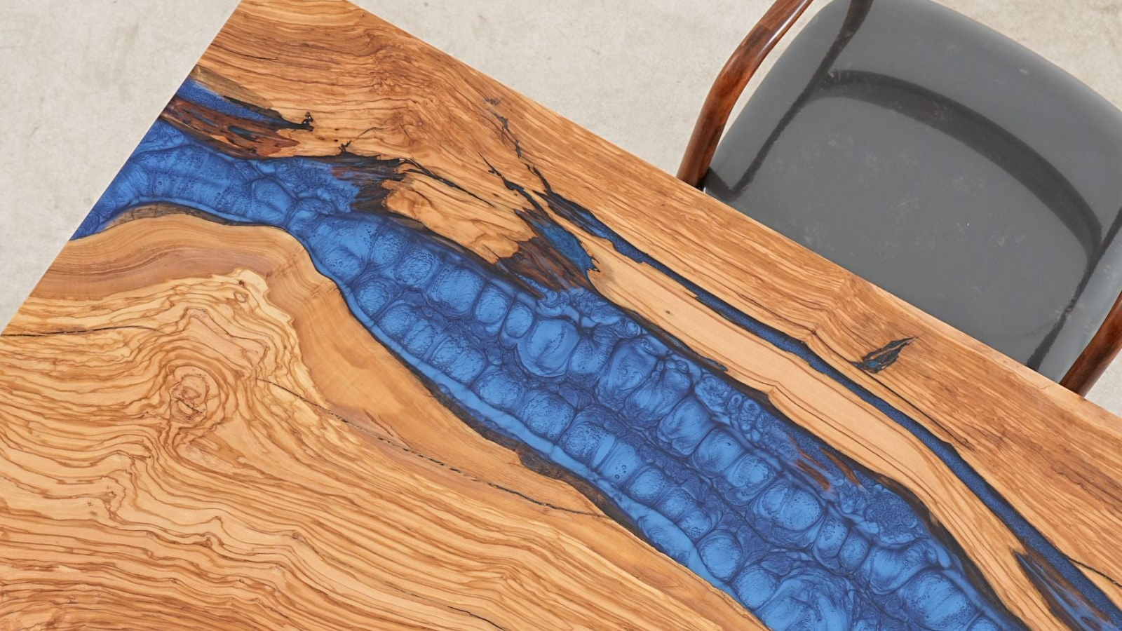 How Long Do Epoxy Resin Tables Really Last? An Honest, Lab-and-Owner-Backed Answer