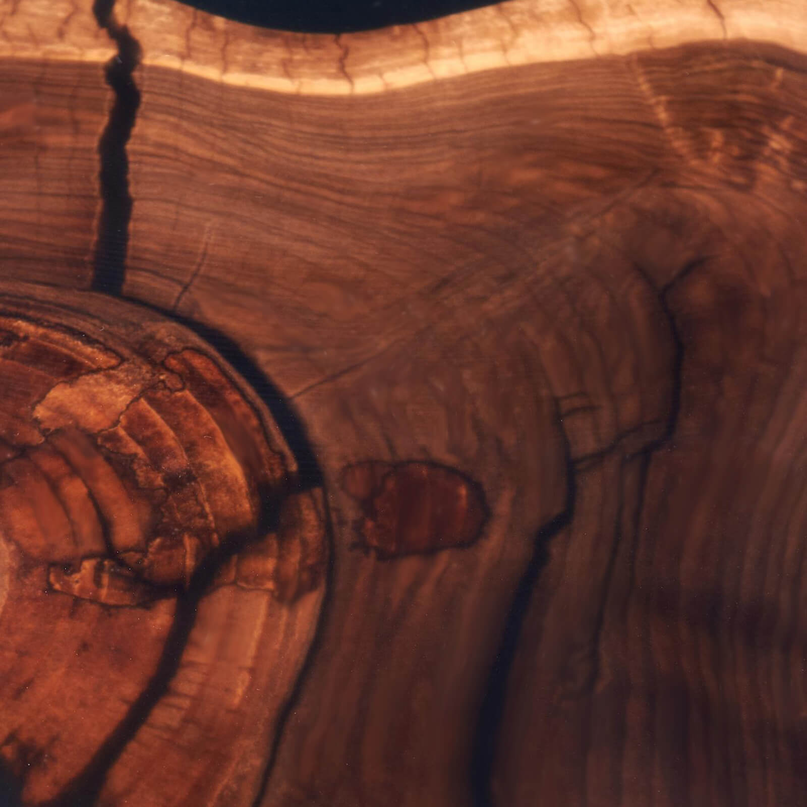 Custom Black Walnut Epoxy Resin Round Coffee Table Black Resin
