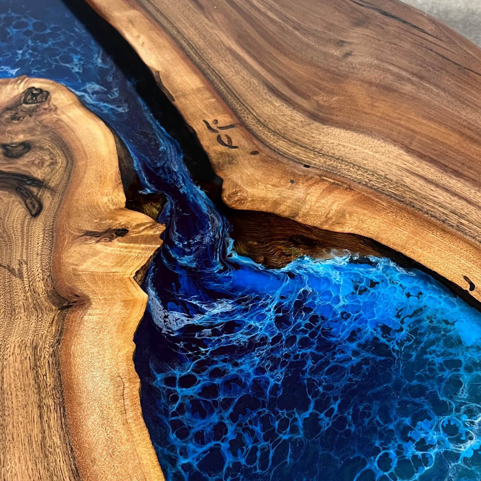 Custom Black Walnut Epoxy Resin Round Coffee Table Blue Resin
