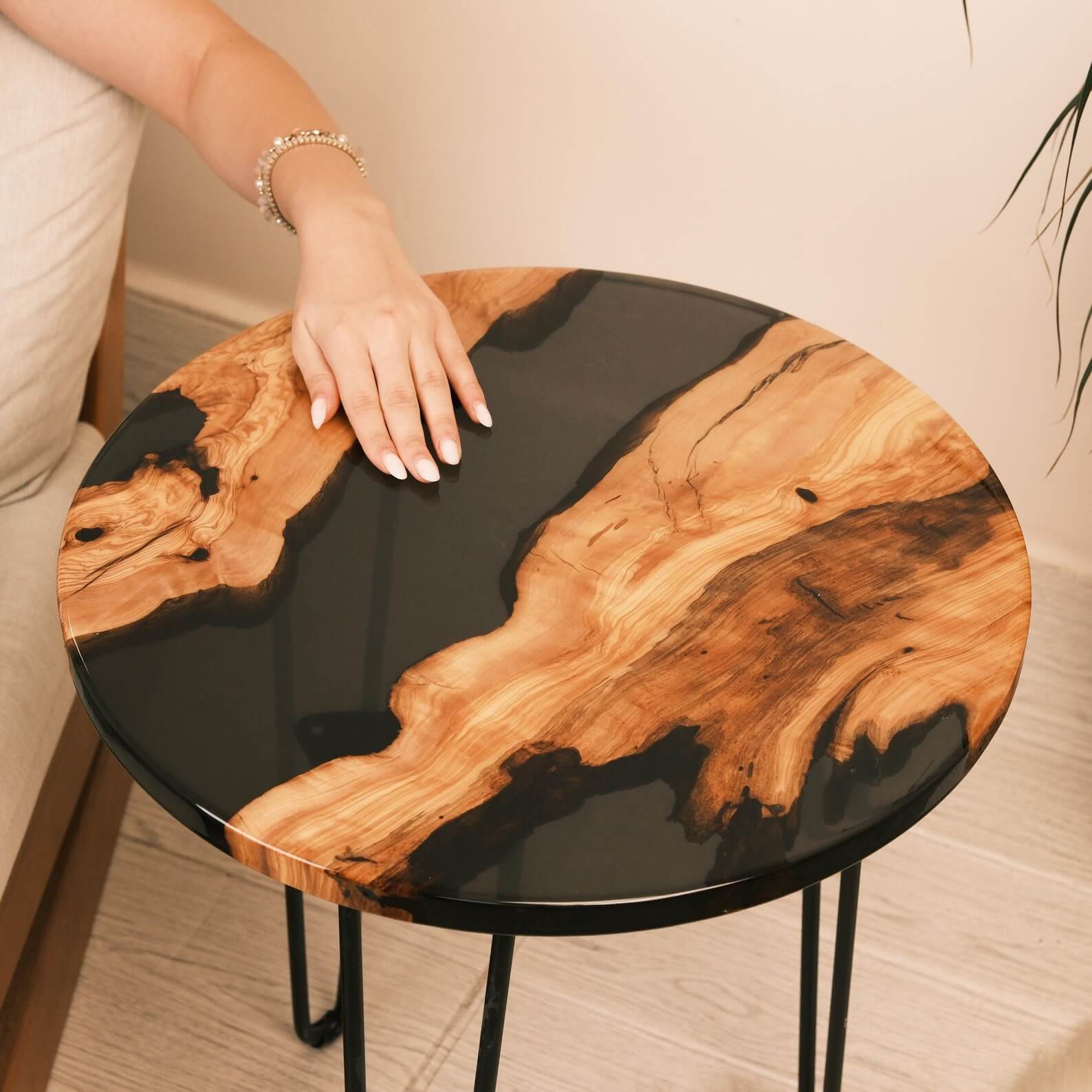 Custom Olive Epoxy Resin Round Coffee Table Black Resin