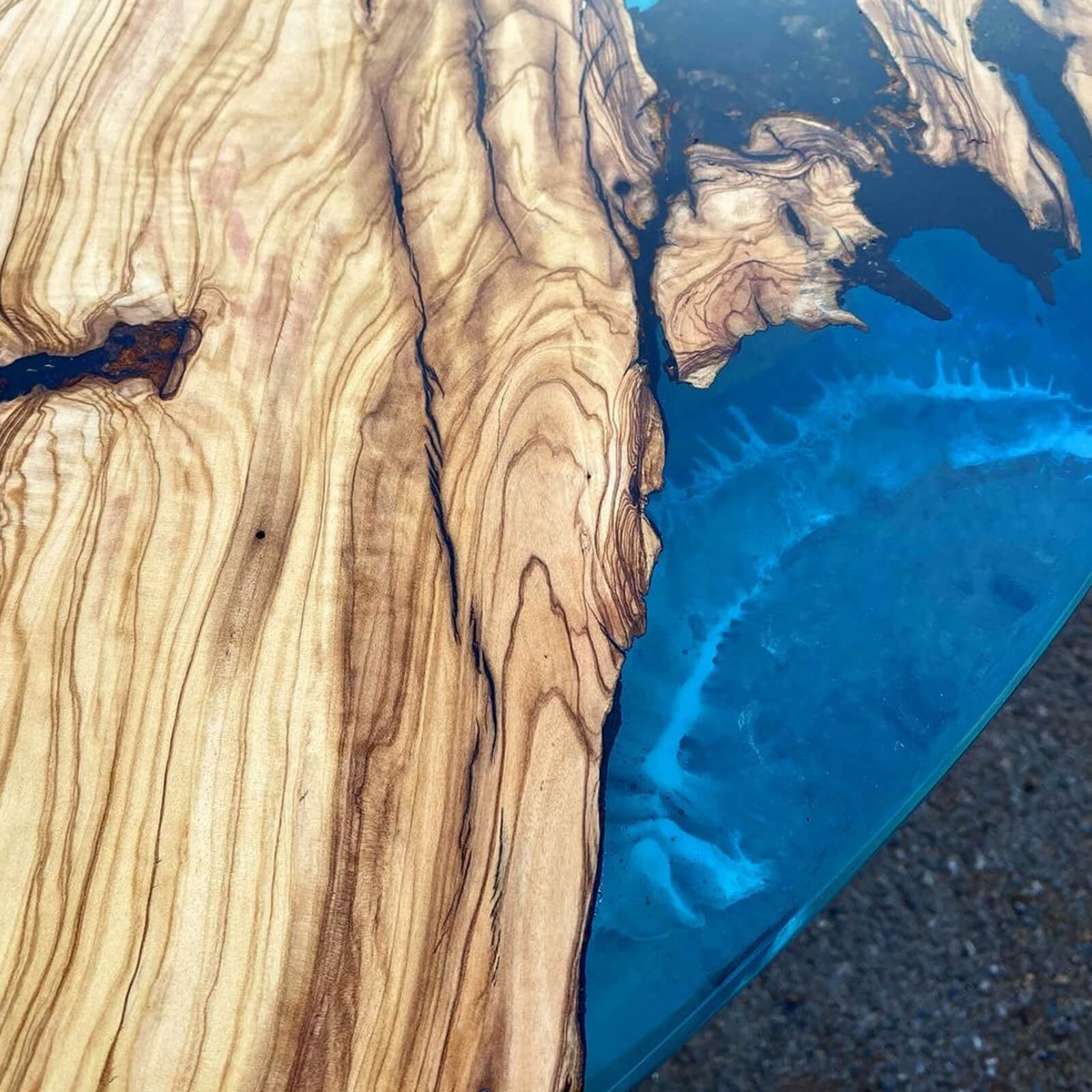 Custom Olive Epoxy Resin Round Coffee Table Blue Resin