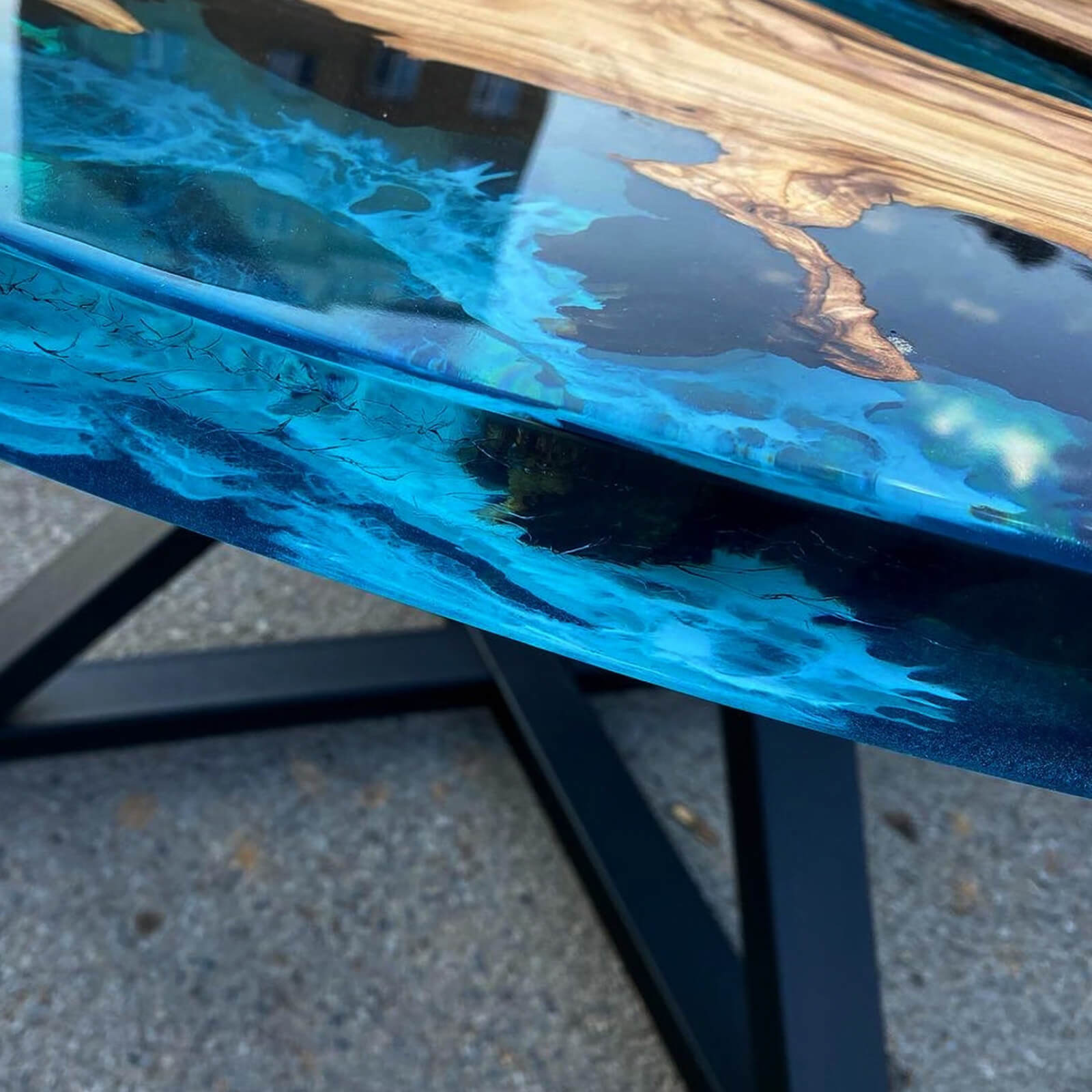 Custom Olive Epoxy Resin Round Coffee Table Blue Resin