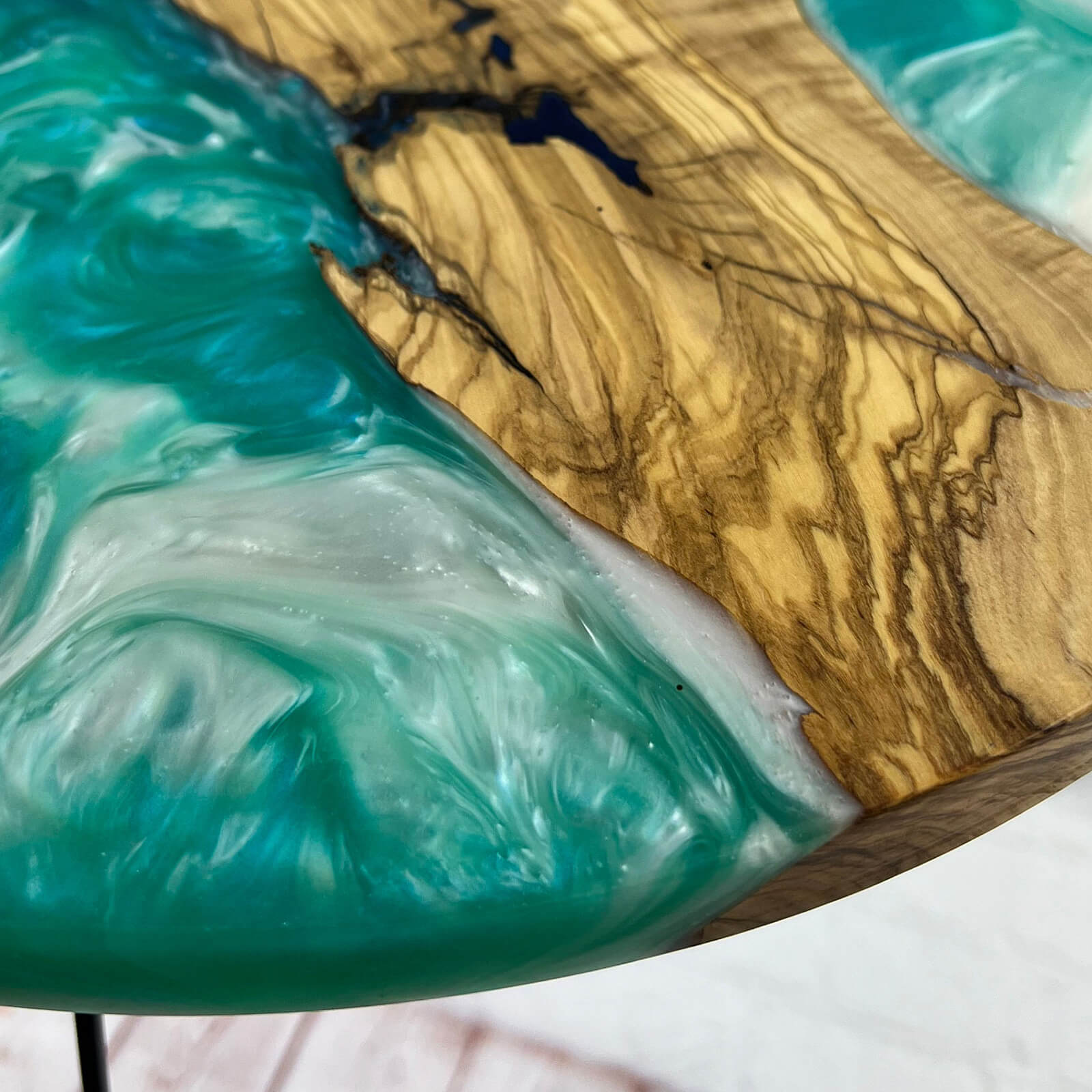 Custom Olive Epoxy Resin Round Coffee Table Blue Resin