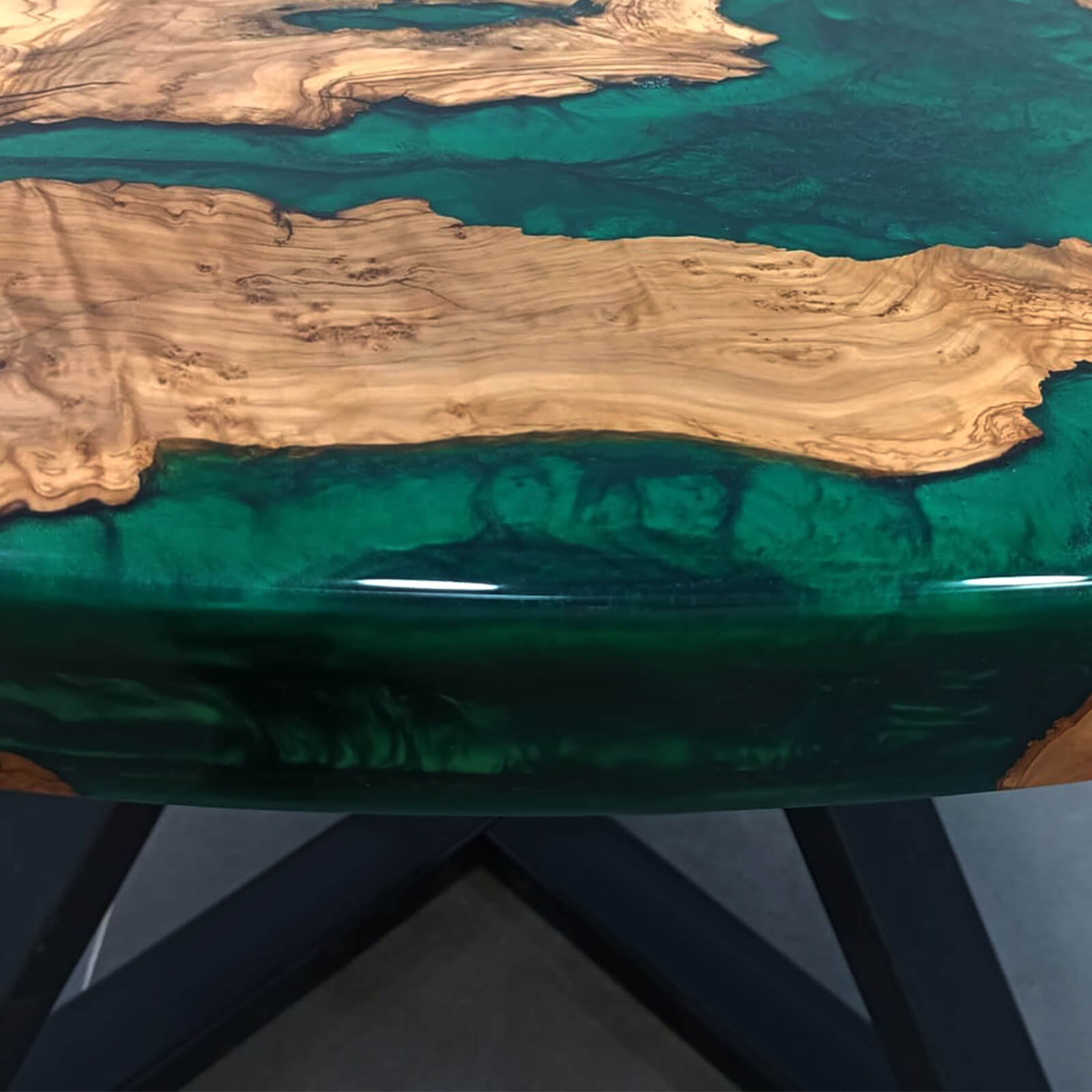 Custom Olive Epoxy Resin Round Coffee Table Green Resin