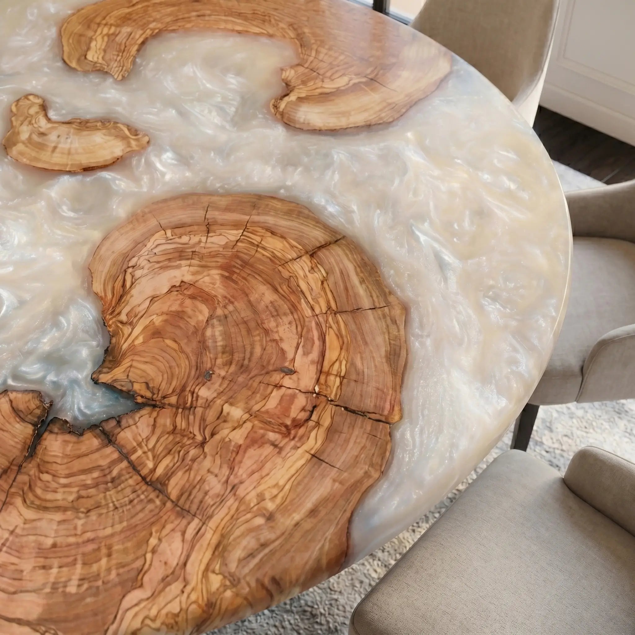 Custom Olive Epoxy Resin Round Coffee Table White Resin