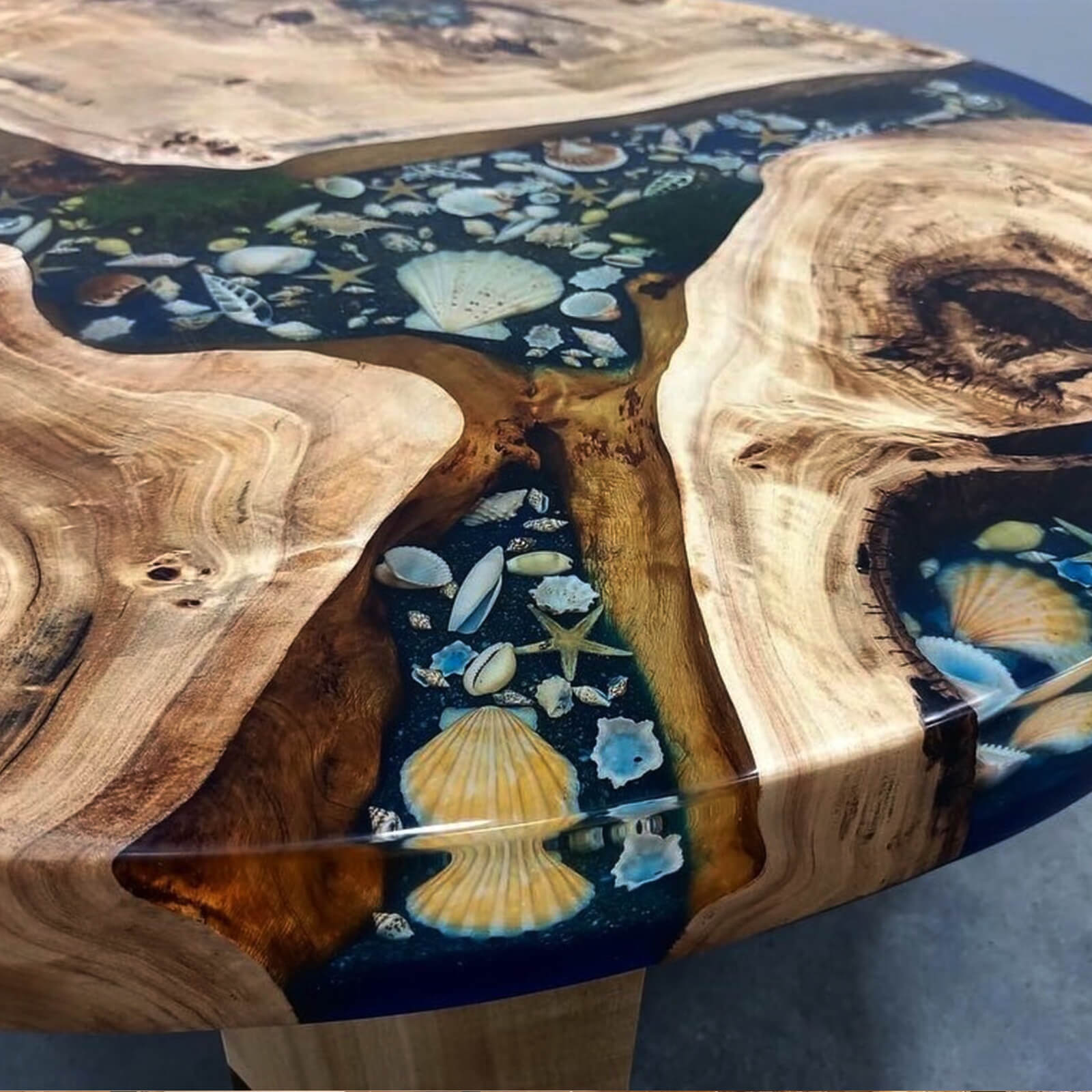 Custom Poplar Epoxy Resin Round Coffee Table Blue Resin