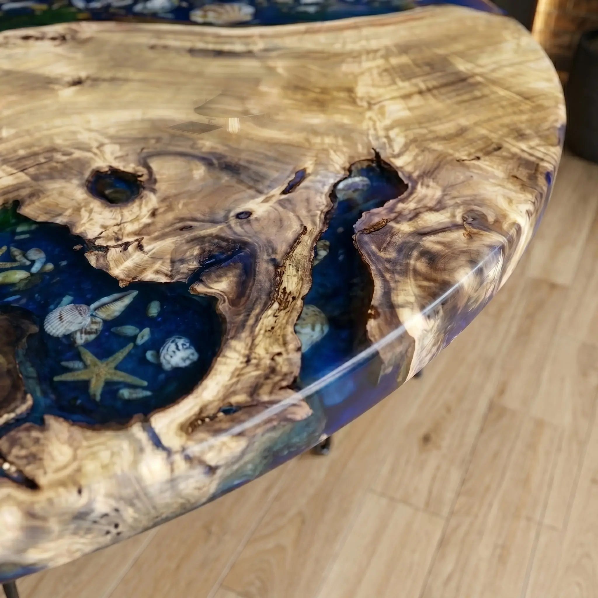 Custom Poplar Epoxy Resin Round Coffee Table Blue Resin
