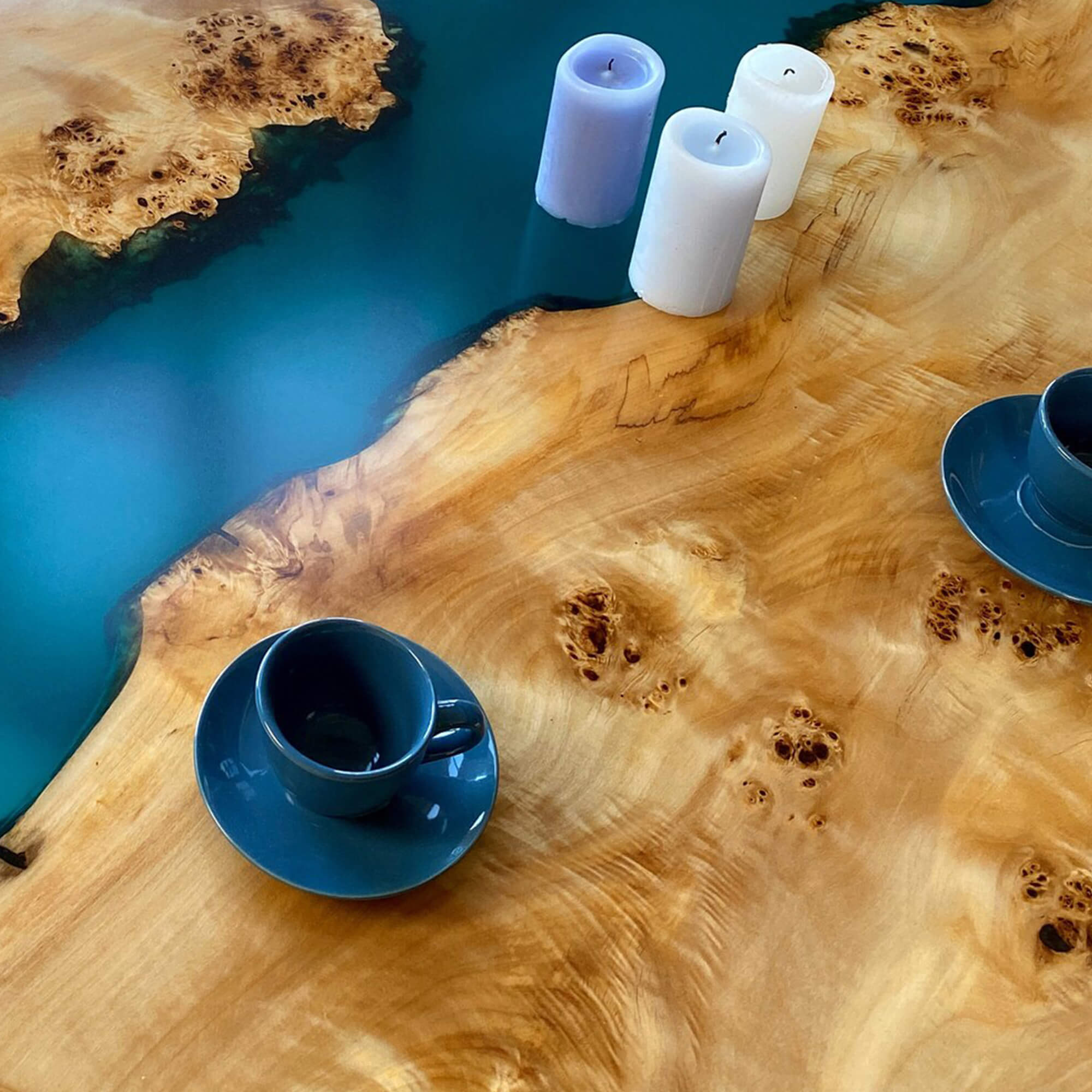 Custom Poplar Epoxy Resin Round Coffee Table Blue Resin