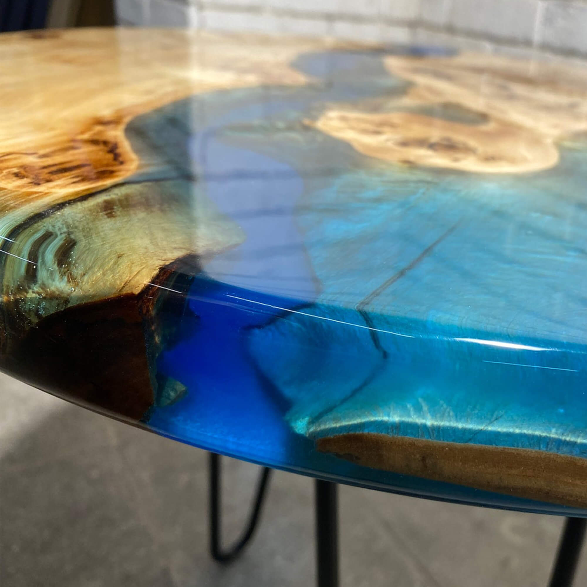 Custom Poplar Epoxy Resin Round Coffee Table Blue Resin