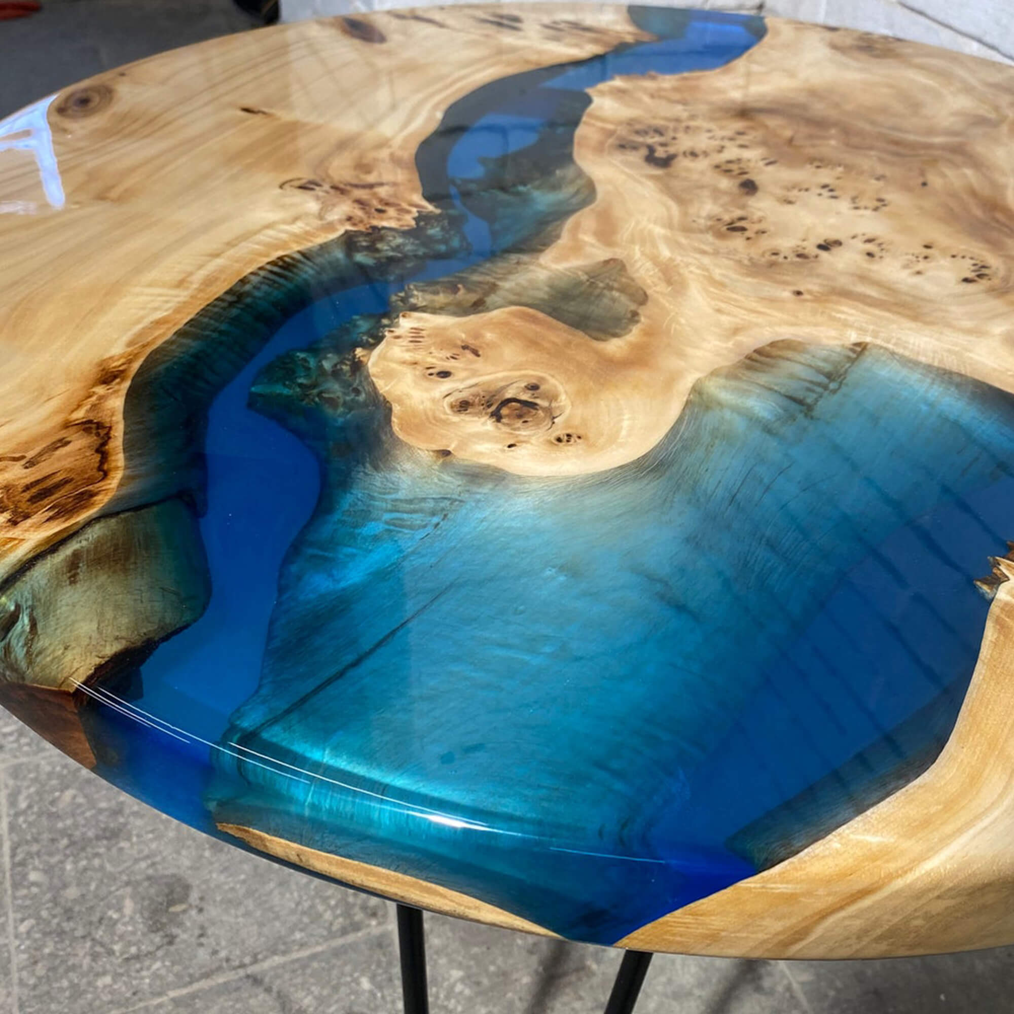 Custom Poplar Epoxy Resin Round Coffee Table Blue Resin