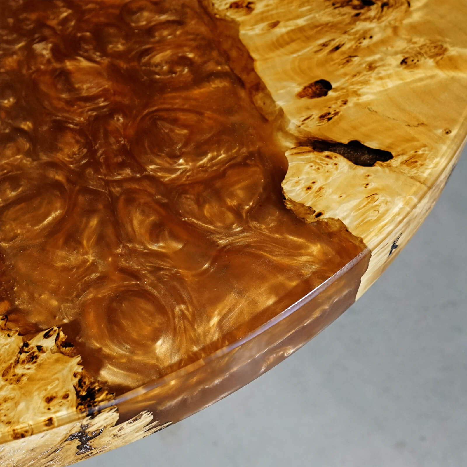 Custom Poplar Epoxy Resin Round Coffee Table Orange Resin