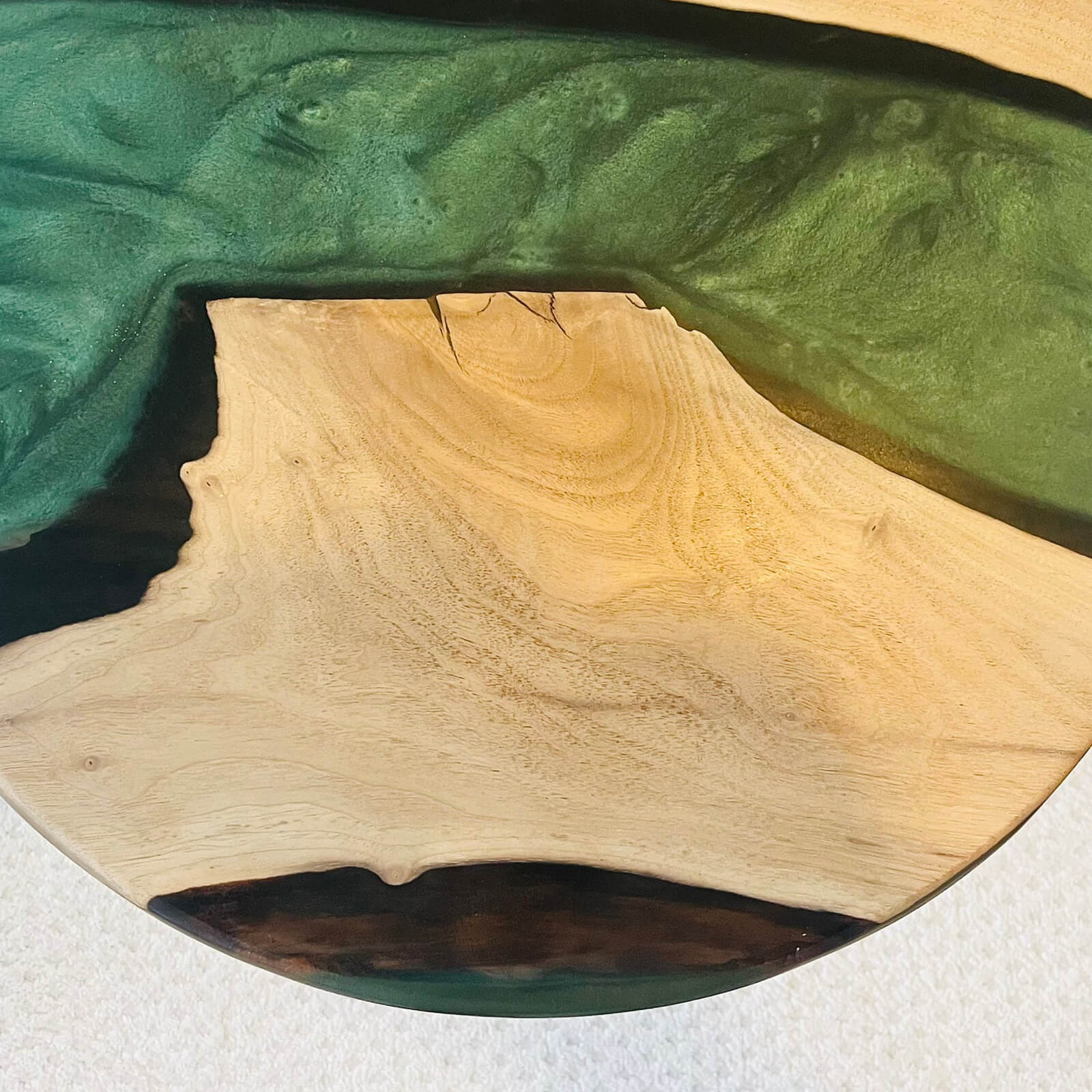 Custom Walnut Epoxy Resin Round Coffee Table Green Resin