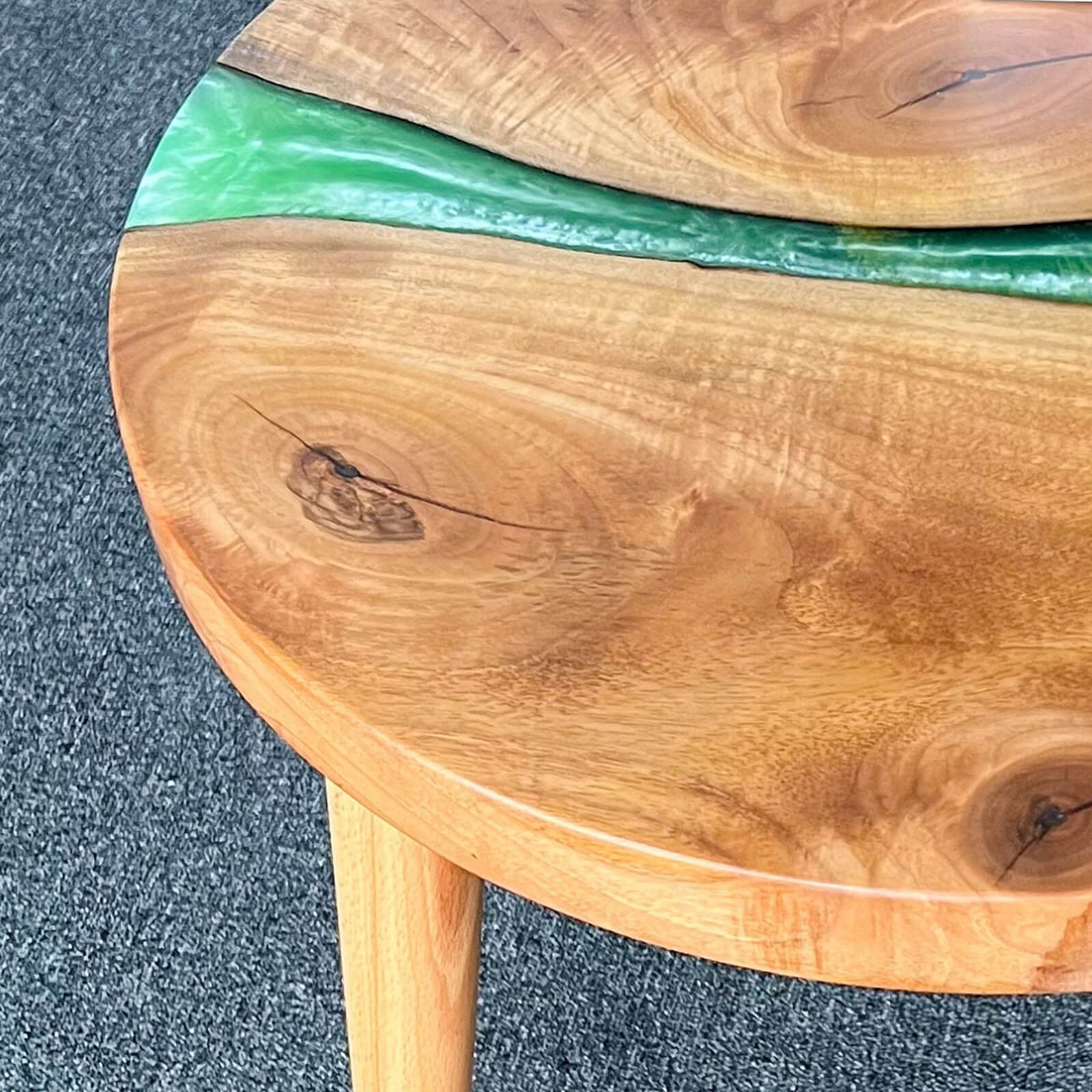 Custom Walnut Epoxy Resin Round Coffee Table Green Resin